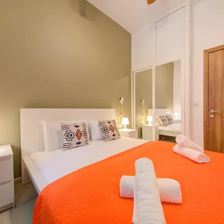 Off The Strand Gzira With Patio Apartamento *